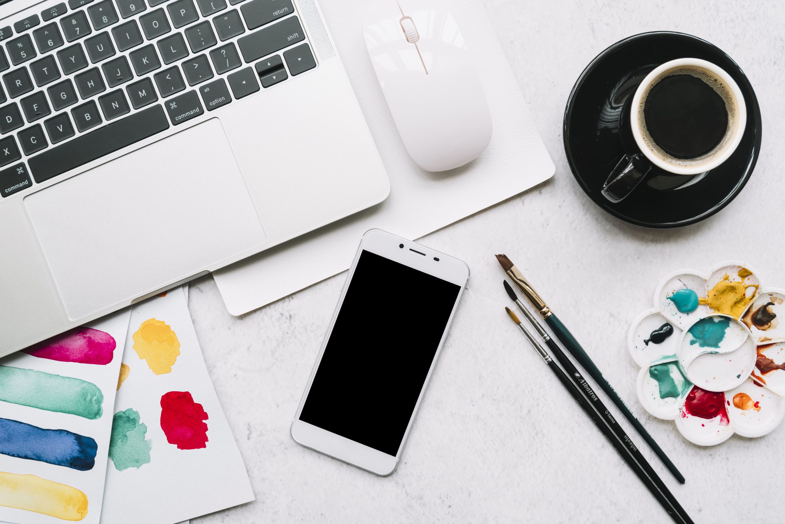 art-concept-with-smartphone-template (1)